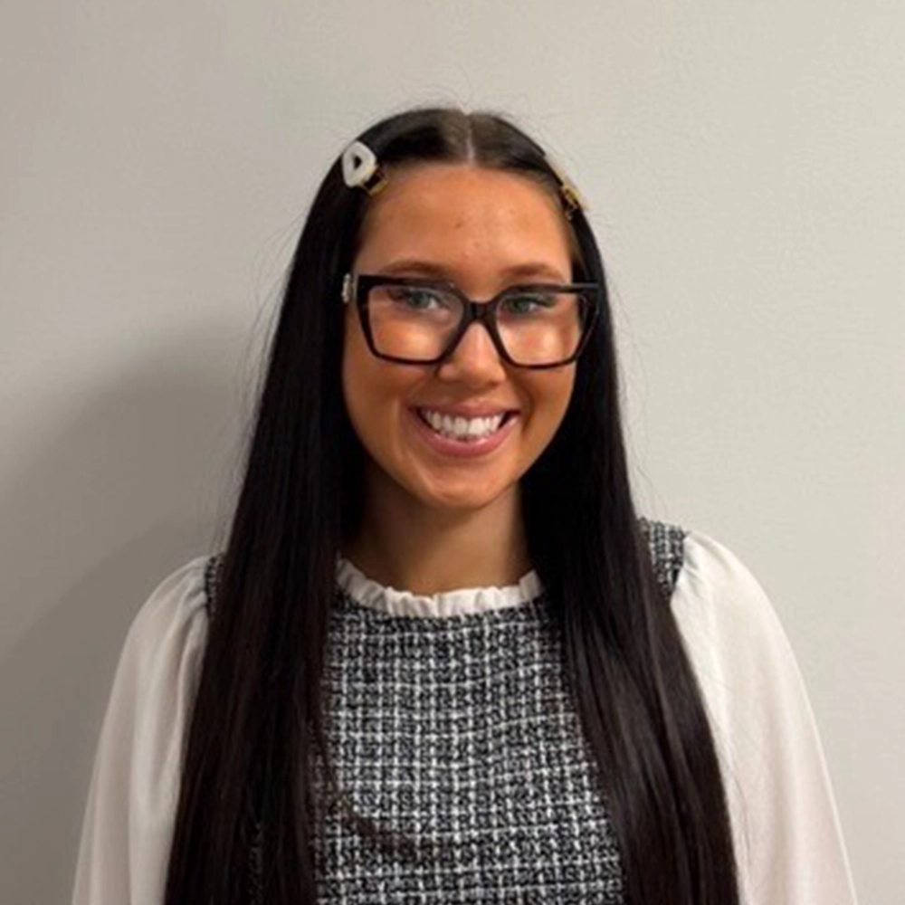 Neve Hutton - Admin Assistant